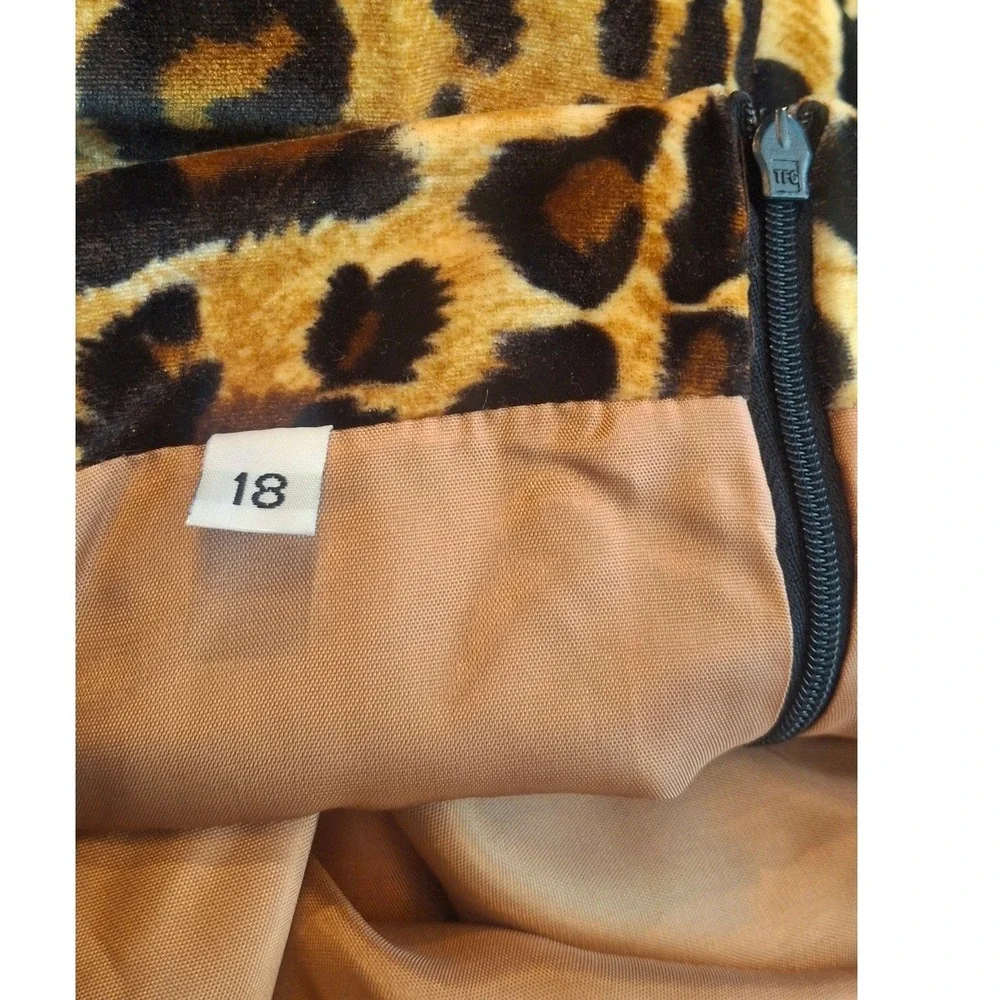 Vintage Leopard Print Velvet 2 Piece Set Sleeveless Tank and Midi Skirt Women 18
